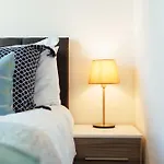 Burden Close Two Bedroom House With Garden