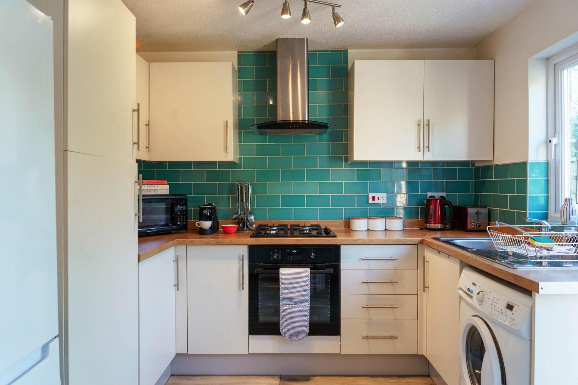 Burden Close Two Bedroom House With Garden Holiday home *