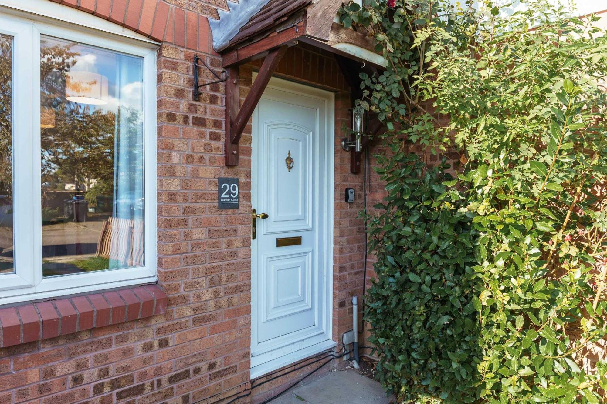 Burden Close Two Bedroom House With Garden