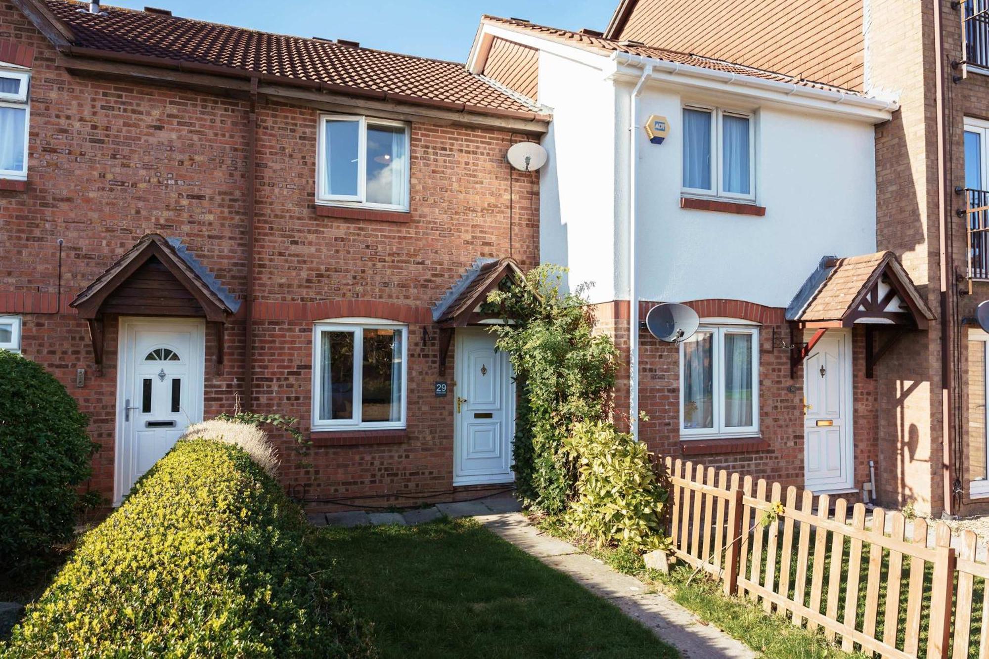 Burden Close Two Bedroom House With Garden