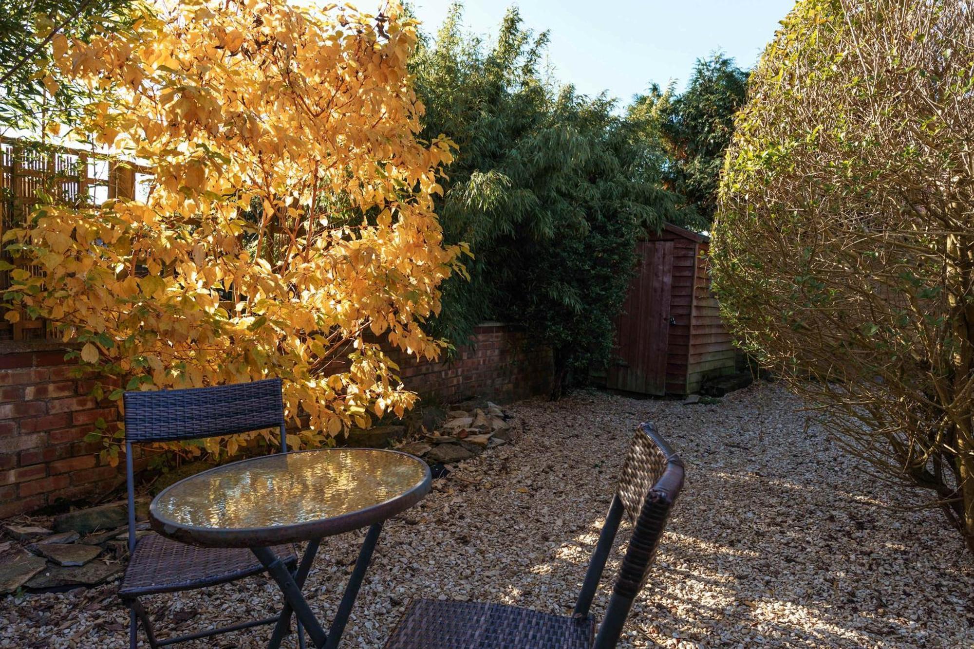 Burden Close Two Bedroom House With Garden Holiday home Bristol