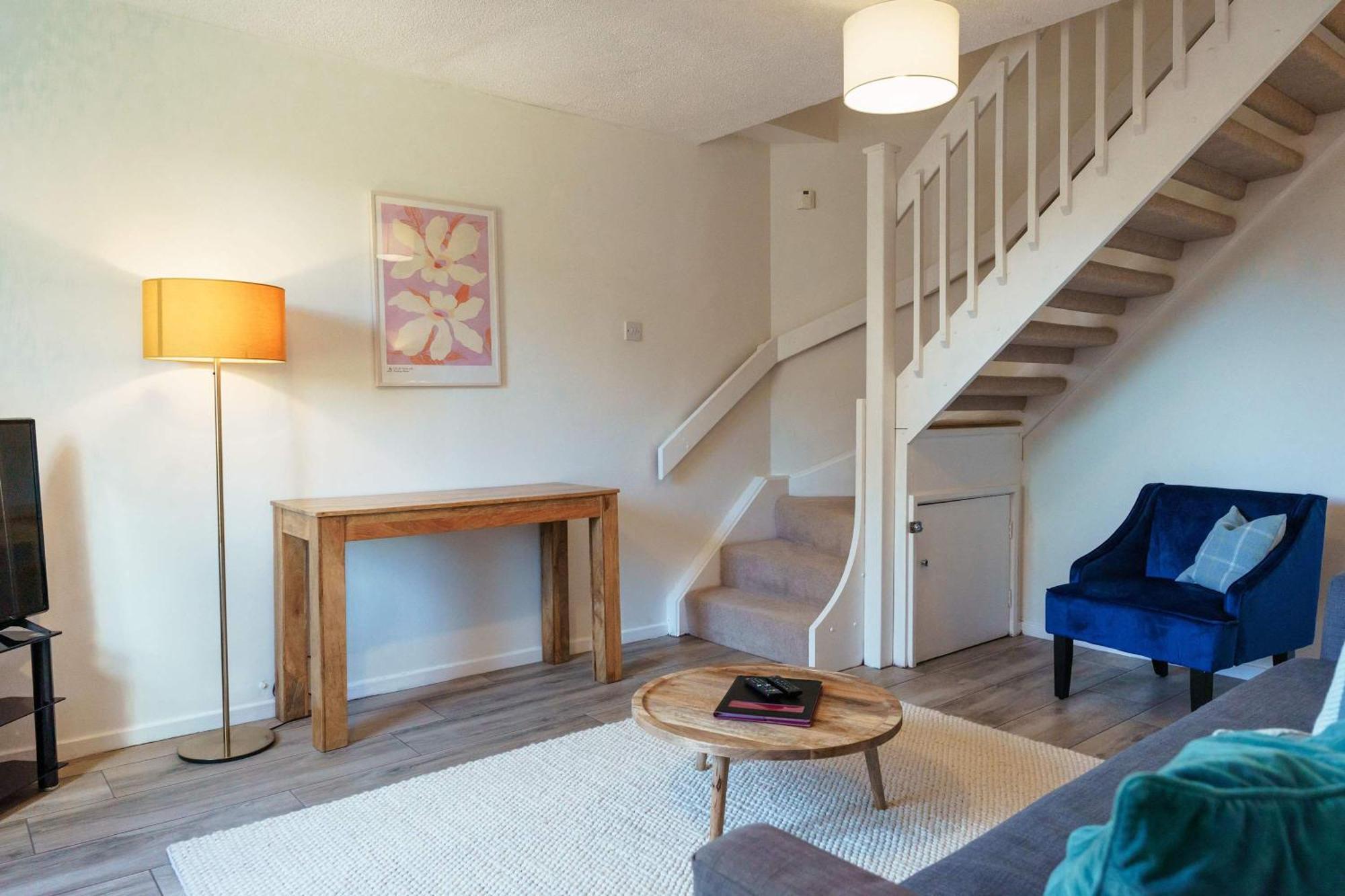 Burden Close Two Bedroom House With Garden Holiday home *